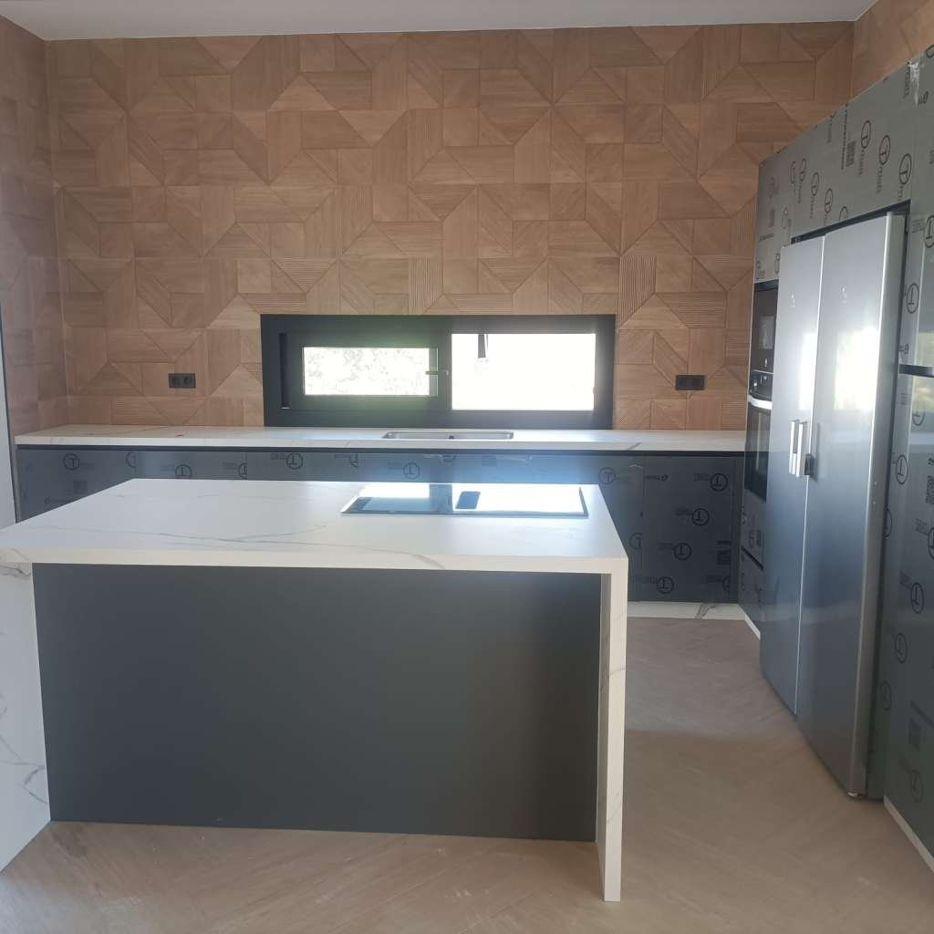 Fotografía de encimera de mármol hecha por Mármoles Iznajar